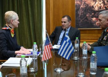 ΥΕΘΑ: Συνάντηση με την Αμερικανίδα υφυπουργό Άμυνας – Στο επίκεντρο η απόκτηση νέων εξοπλισμών