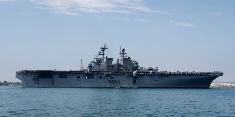 USS Makin Island: Οι ΗΠΑ στέλνουν «μήνυμα» στη Β.Κορέα με το πλοίο αμφίβιων επιχειρήσεων – Οι δυνατότητές του [pics]
