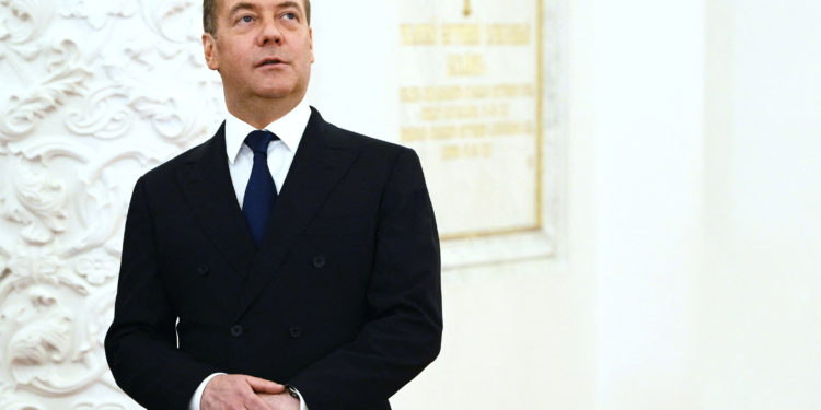 Μεντβέντεφ - Μακρόν