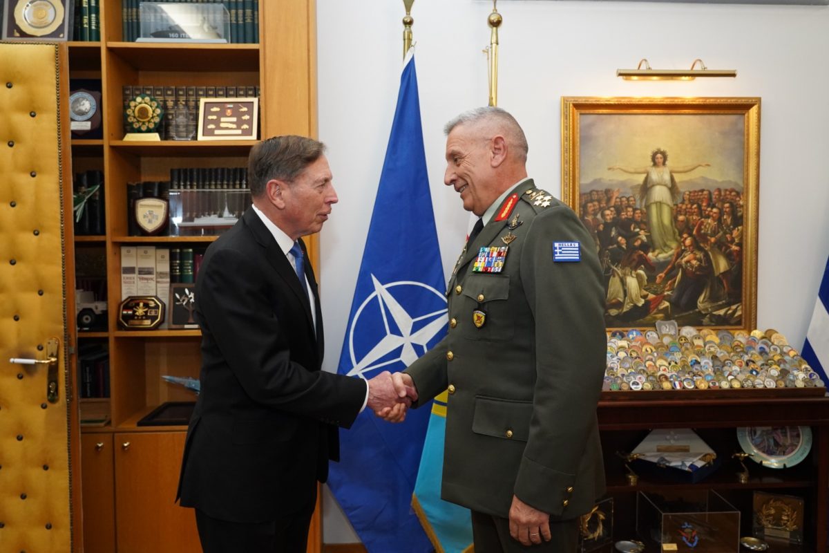 Αρχηγός ΓΕΕΘΑ - Πετρέους