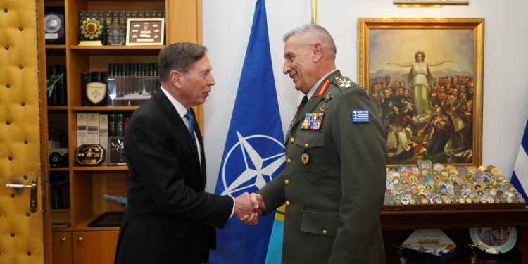 Αρχηγός ΓΕΕΘΑ - Πετρέους