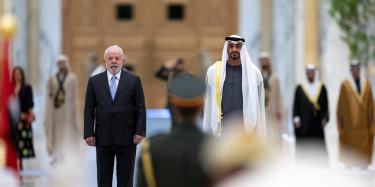 Ο Λούλα αναζητεί διαμεσολαβητικό ρόλο με Κίνα και ΗΑΕ στον πόλεμο της Ουκρανίας