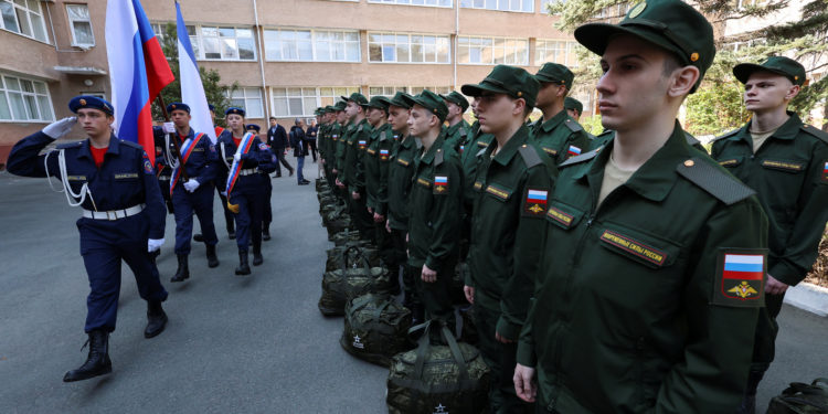 Μεντβέντεφ: «Απελπισμένος παππούς» ο Μπάιντεν – Η Ρωσία μπορεί να καταφύγει πρώτη στα πυρηνικά όπλα