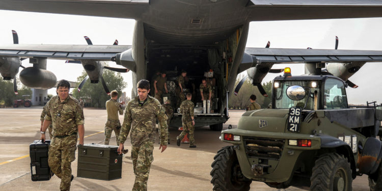 Σουδάν: Η Βρετανία απομάκρυνε εσπευσμένα σχεδόν 1.900 ανθρώπους