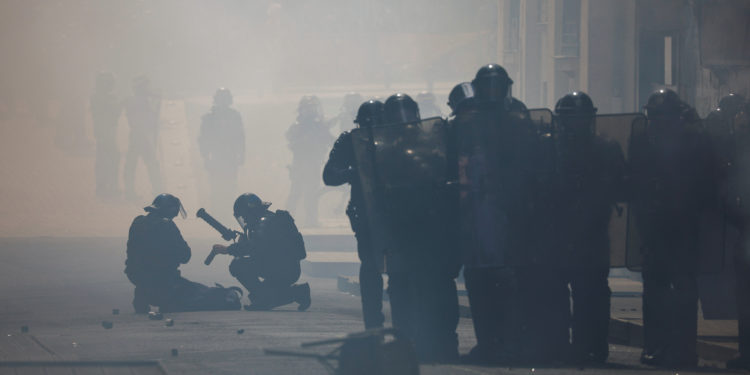 Γαλλία: Συγκρούσεις οπαδών και αντιπάλων του Ερντογάν στη Μασσαλία [vid]