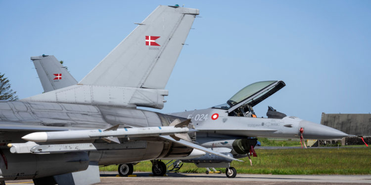 Ζελένσκι: Ευελπιστεί πως η χώρα του θα ενισχυθεί με «σημαντικό αριθμό» μαχητικών και εξοπλισμών