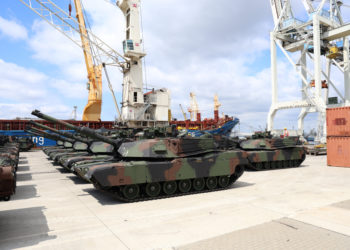 Abrams: Η Πολωνία παρέλαβε την πρώτη παρτίδα αρμάτων μάχης από τις ΗΠΑ [pics,vid]