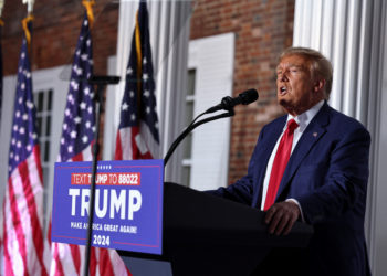 Τραμπ: «Προφάσεις εν αμαρτίαις» για να δικαιολογήσει την παρακράτηση διαβαθμισμένων εγγράφων [vid]