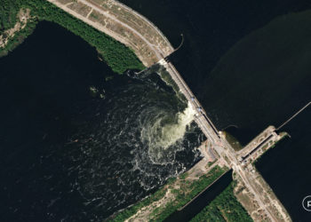 Νόβα Καχόβκα: Η Ουκρανία απομακρύνει χιλιάδες αμάχους από περιοχές γύρω από το φράγμα που πλημμυρίζουν