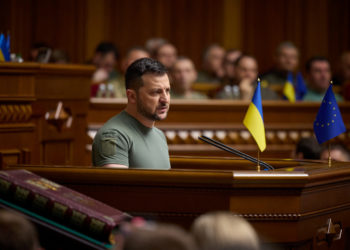 Ζελένσκι: «Οποιαδήποτε ειρηνευτική λύση θα μετατρέψει τον πόλεμο σε παγωμένη σύρραξη δεν είναι αποδεκτή»