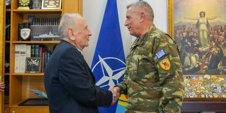 Αρχηγός ΓΕΕΘΑ: Συναντήθηκε με τον Πρόεδρο και Μέλη  της Πανελλήνιας Ένωσης Φίλων Ενόπλων Δυνάμεων