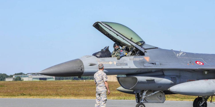 F-16