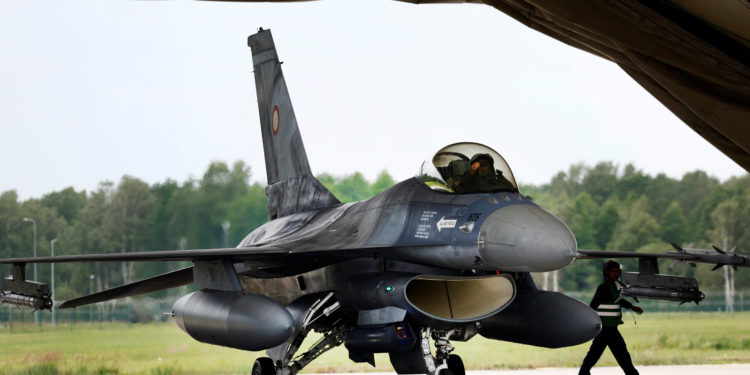 F-16