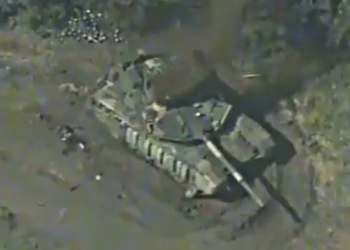 T-90M: Το ουκρανικό πυροβολικό κατέστρεψε το «καλύτερο» άρμα μάχης του ρωσικού στρατού [vid]