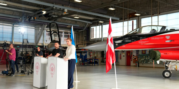 Δανός ΥΠΑΜ - F-16