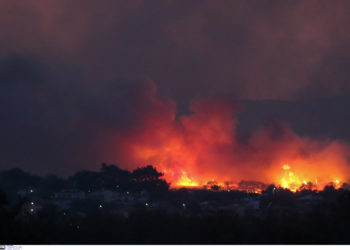 Φωτιά στην Αλεξανδρούπολη: Στην «πρώτη γραμμή» οι Ένοπλες Δυνάμεις – Βίντεο από τις επιχειρήσεις αεροπυρόσβεσης