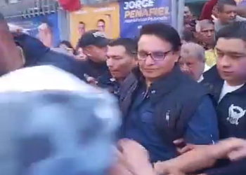 Ισημερινός – Ντοκουμέντο: Η στιγμή της δολοφονίας του υποψήφιου προέδρου Βιγιαβισένσιο λίγο πριν τις εκλογές [vid]