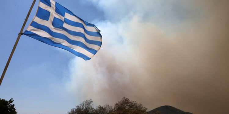 Φωτιές στον Έβρο και στη Ροδόπη: Συνεχίζονται οι επιχειρήσεις κατάσβεσης – «Μάχη» με τις αναζωπυρώσεις