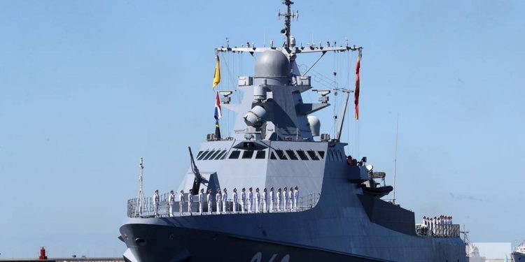 Ρωσικό πλοίο - προειδοποιητικά πυρά