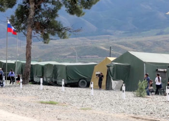 Αζερμπαϊτζάν: Έξι Ρώσοι στρατιώτες της ειρηνευτικής δύναμης σκοτώθηκαν στο Ναγκόρνο Καραμπάχ – 5 παραβιάσεις της εκεχειρίας