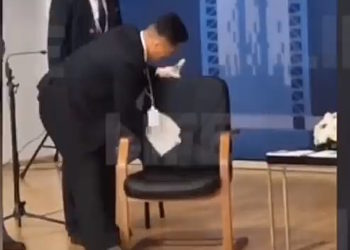 Κιμ Γιονγκ Ουν: Τι φοβόταν ο Βορειοκορεάτης ηγέτης στη συνάντηση με τον Πούτιν κι έβαλε την ασφάλεια να τσεκάρει την…καρέκλα; [vid]