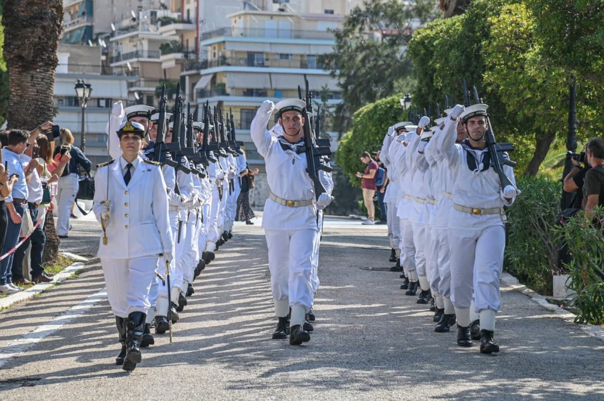 Ναυτικοί Δόκιμοι - Σημαιοφόροι ΛΣ