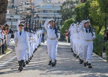 Ναυτικοί Δόκιμοι - Σημαιοφόροι ΛΣ