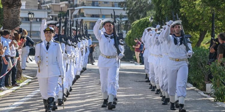 Ναυτικοί Δόκιμοι - Σημαιοφόροι ΛΣ