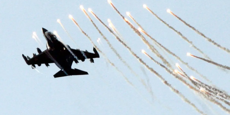 Yak-130: Τα νέα ρωσικά αεροσκάφη του Ιράν, ο πόλεμος στην Ουκρανία και στο βάθος…Su-35 [pics]