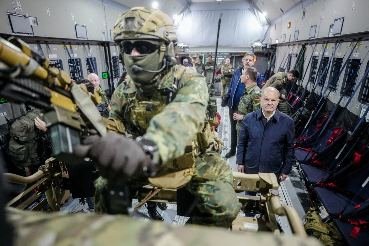 Σολτς - στρατιωτική βοήθεια στην Ουκρανία