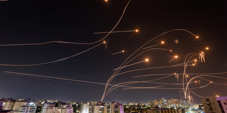 Πόλεμος στο Ισραήλ: Πάνω από 1.100 νεκροί και χιλιάδες τραυματίες – Το χρονικό της επίθεσης της Χαμάς και οι διεθνείς αντιδράσεις