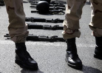 στρατιωτικός