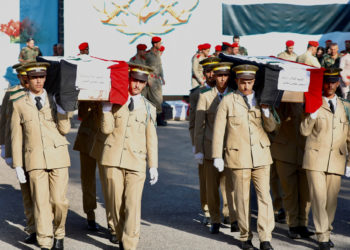 Συρία: Η χώρα θρηνεί τους στρατιωτικούς και τους συγγενείς τους που σκοτώθηκαν από πλήγμα drone σε Στρατιωτική Ακαδημία [pics]