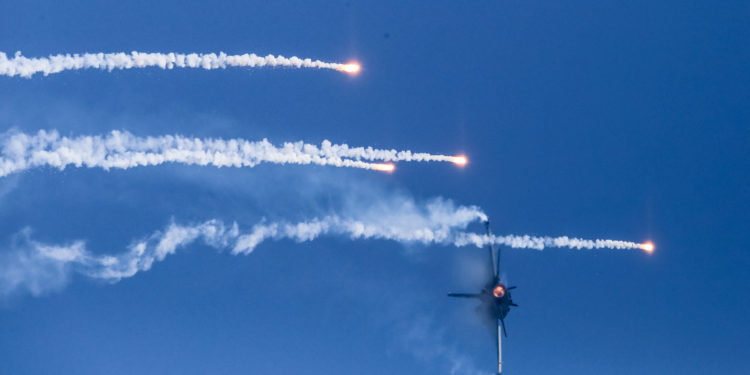 ΖΕΥΣ: Ο Σμηναγός που θα κάνει αεροπορική επίδειξη στην 28η Οκτωβρίου αποκαλύπτεται – Το όνειρο που έγινε εμπειρία [pics]