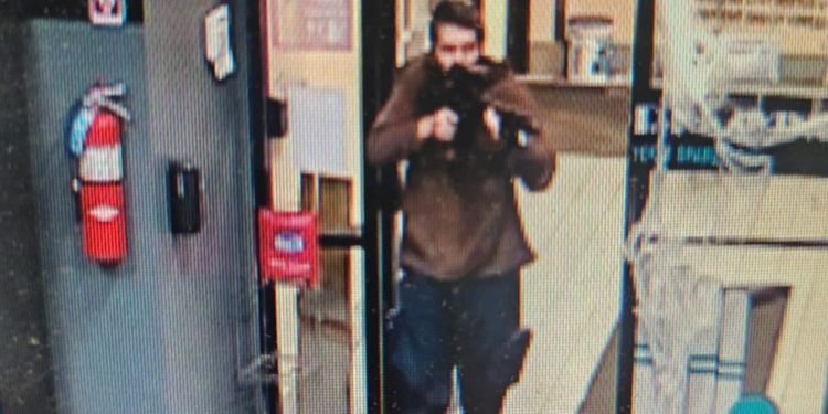 Μακελειό στο Μέιν των ΗΠΑ: Πολλοί νεκροί, δεκάδες τραυματίες από οπλοφόρο που άνοιξε πυρ αδιακρίτως [vid]