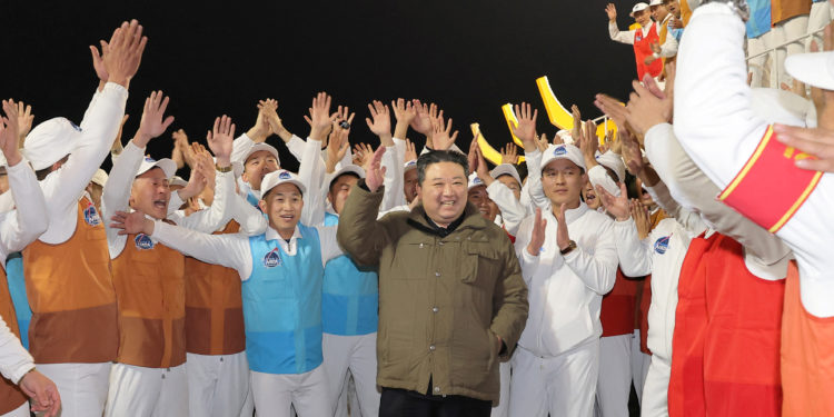 Βόρεια Κορέα - δορυφόρος