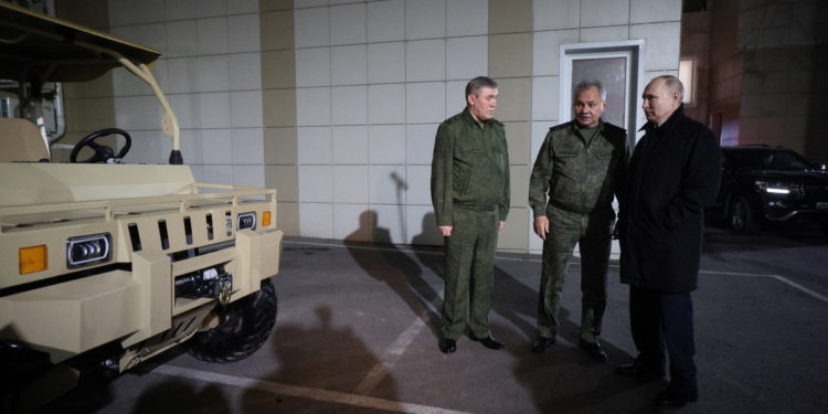 Πούτιν: «Αιφνιδιαστική επίσκεψη» στο γενικό επιτελείο του πολέμου στην Ουκρανία [pics, vid]