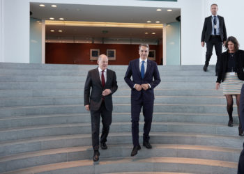 Συνάντηση Σολτς – Μητσοτάκη: «Τρομοκρατική οργάνωση η Χαμάς» – Επί τάπητος το μεταναστευτικό [vid]