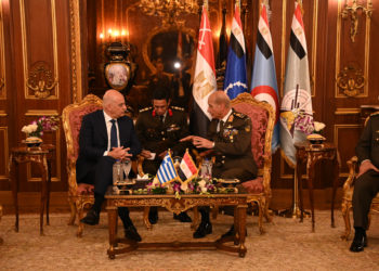 Στην Αίγυπτο ο Ν. Δένδιας – Συζήτησε με τον ομόλογό του για την ενδυνάμωση της συνεργασίας στον τομέα της αμυντικής βιομηχανίας [pics, vid]