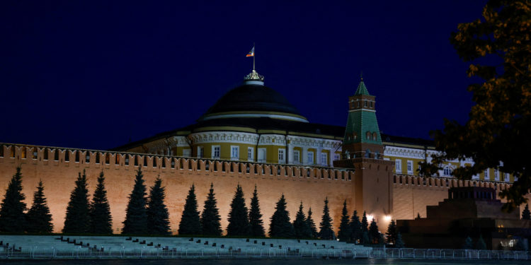 Πεσκόφ: «Δεν υπάρχει βάση για ειρηνευτικές διαπραγματεύσεις με την Ουκρανία – Είναι παράλογο το σχέδιο του Ζελένσκι»