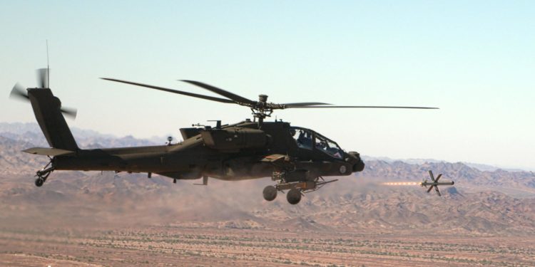 Apache: Τα ελικόπτερα του αμερικανικού Στρατού εξοπλίζονται με Spike NLOS