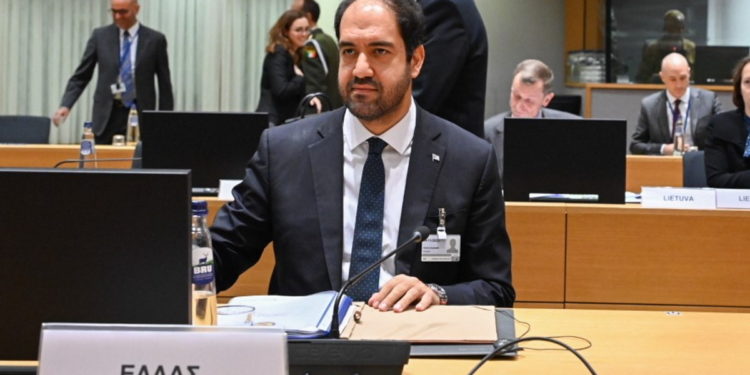 Κεφαλογιάννης: Το εξοπλιστικό πρόγραμμα προχωρά με μακρόπνοο σχεδιασμό των Γενικών Επιτελείων