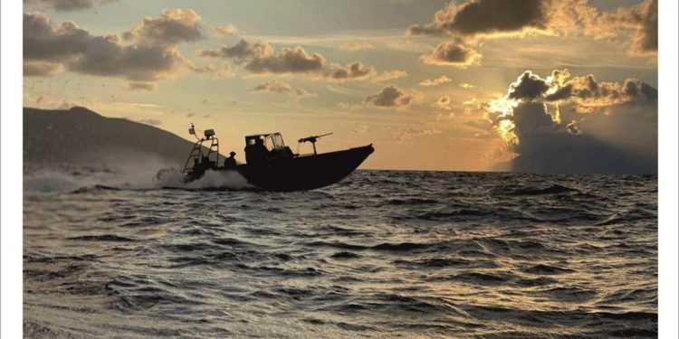 Αμφίβιοι Κομάντος: Στις κορυφαίες φωτογραφίες του ΝΑΤΟ για το 2023 η περιπολία στο Αγαθονήσι