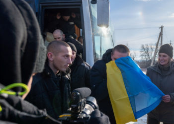 Ζελένσκι: 207 στρατιώτες επέστρεψαν στην Ουκρανία μετά από ανταλλαγή αιχμαλώτων με τη Ρωσία [pics]