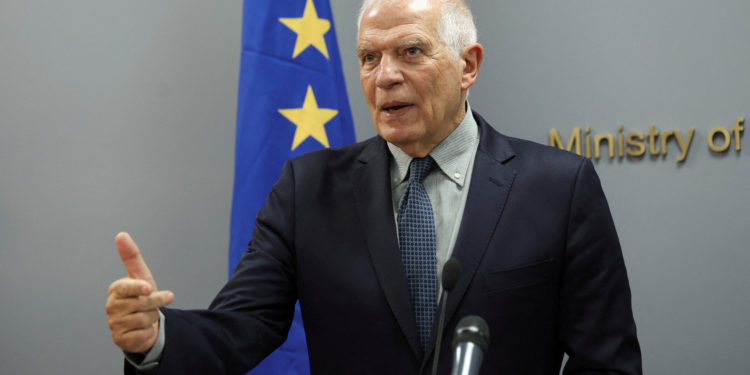 Μπορέλ VS Τραμπ