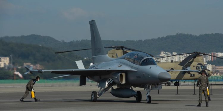 IRIS-T: Ο πύραυλος αέρος-αέρος θα ενσωματωθεί στα μαχητικά FA-50 και KF-21 της Νότιας Κορέας