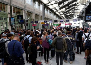 Παρίσι - επίθεση με μαχαίρι