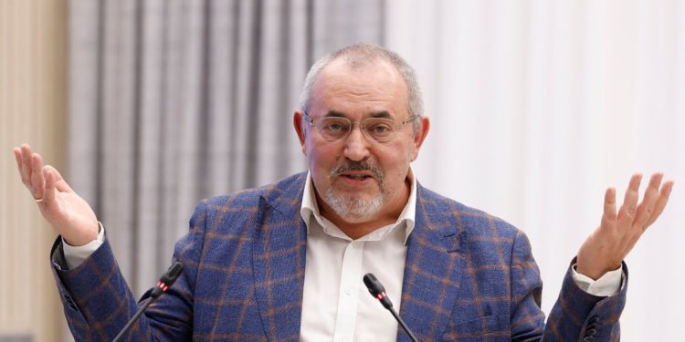 Ναντιέζντιν