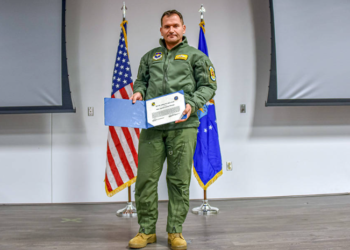 Επισμηναγός