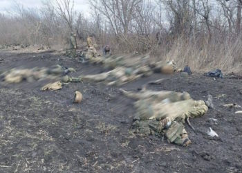 Ντονέτσκ: Δεκάδες νεκροί Ρώσοι στρατιώτες από χτύπημα HIMARS – Τους είχε παρατάξει για επιθεώρηση ο διοικητής τους [Σκληρές εικόνες]